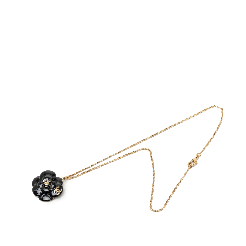 Pre-Loved Chanel CC Gold Plated Enamel Camellia Pendant Necklace